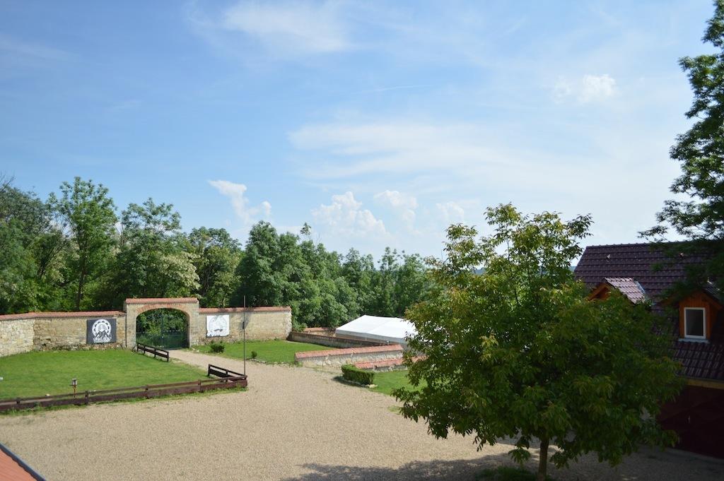 Stara Fara Hotel Chrzin Exterior photo